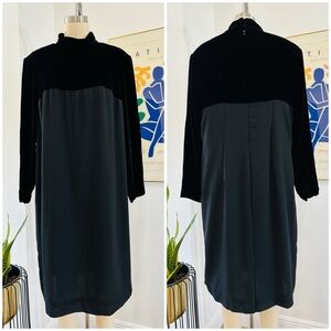 Vintage 80’s GILLIAN Black Velvet Long Sleeve Dress